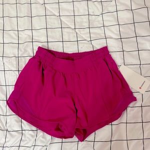 Lululemon Hotty Hot LR Short 4”